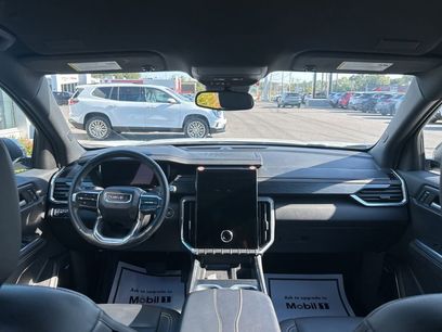 Used 2024 GMC Acadia Elevation