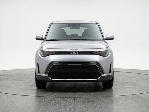 Used 2025 Kia Soul LX w/ LX Technology Package FWD image 1