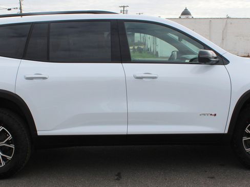 New 2026 GMC Acadia AT4 image 9