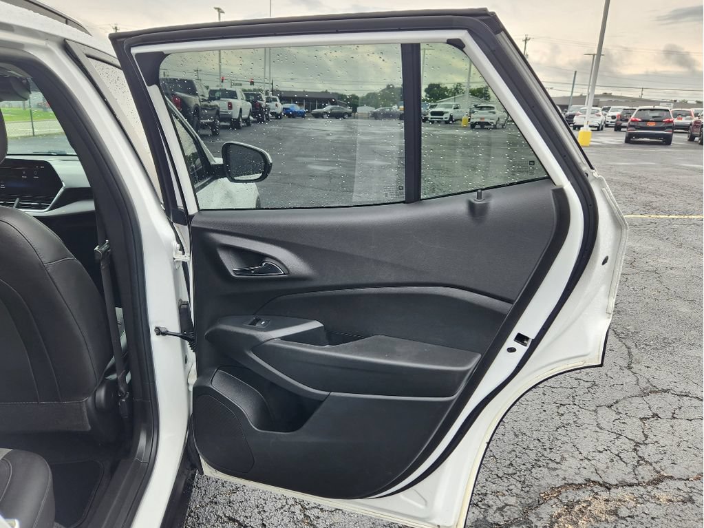 Used 2024 Chevrolet Trax LT FWD image 40