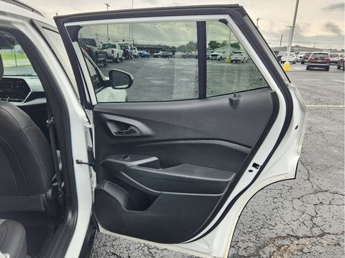 Used 2024 Chevrolet Trax LT FWD image 40