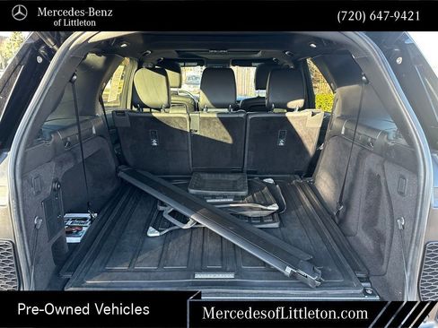 Used 2018 Land Rover Discovery HSE image 27