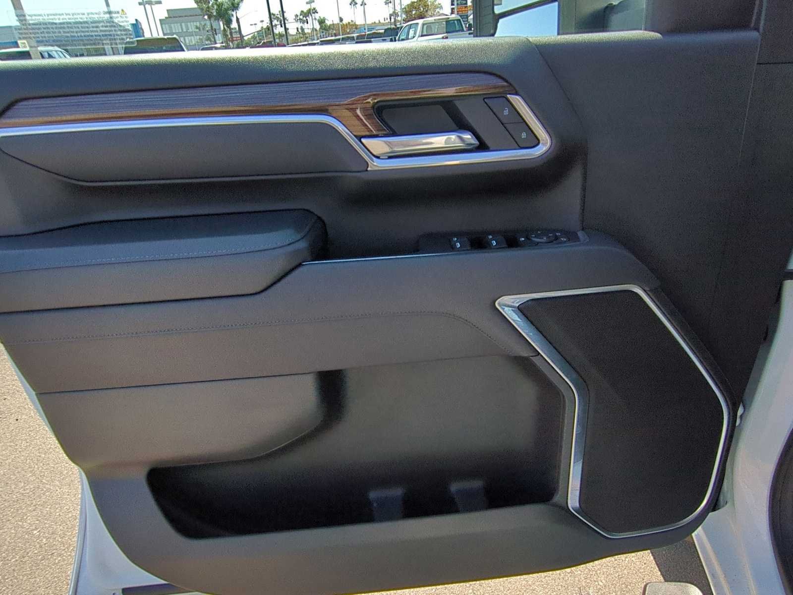 Used 2025 Chevrolet Silverado 2500 LT w/ Convenience Package AWD/4WD image 10
