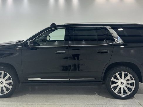 Used 2023 Cadillac Escalade Premium Luxury Platinum image 2