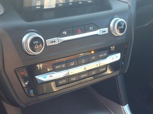 Used 2020 Ford Explorer Platinum w/ Premium Technology Package image 11