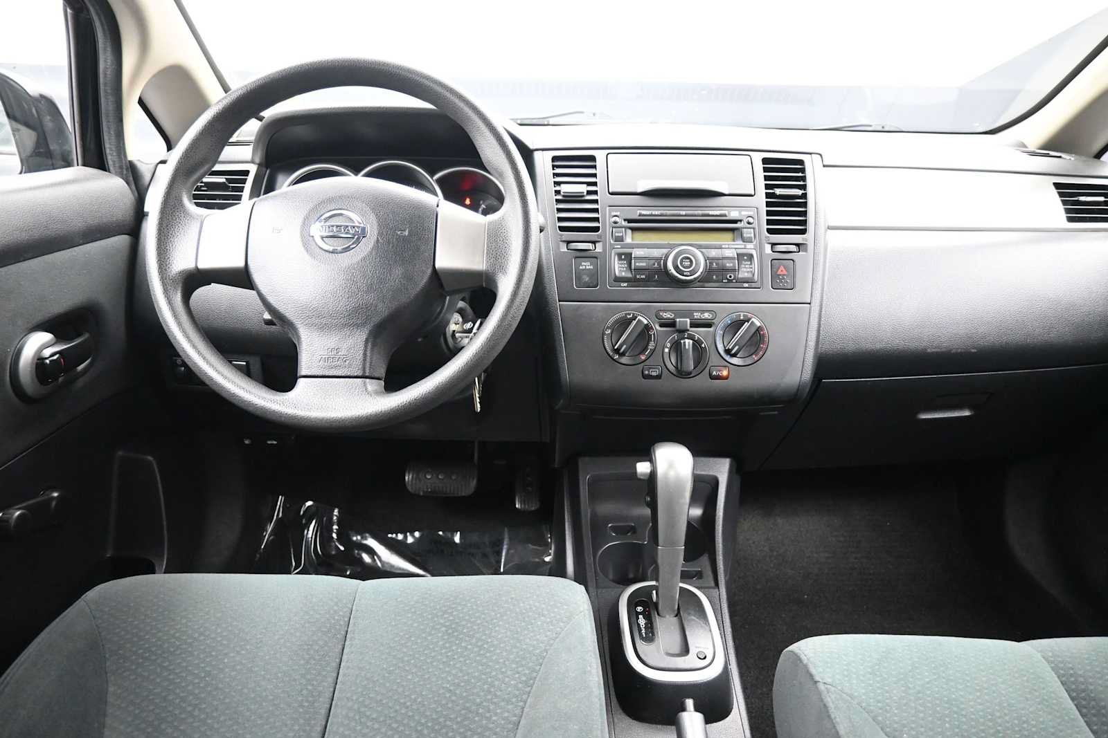 Used 2011 Nissan Versa 1.8 S FWD image 19
