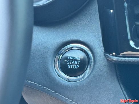 Used 2022 Toyota Highlander XSE FWD image 25