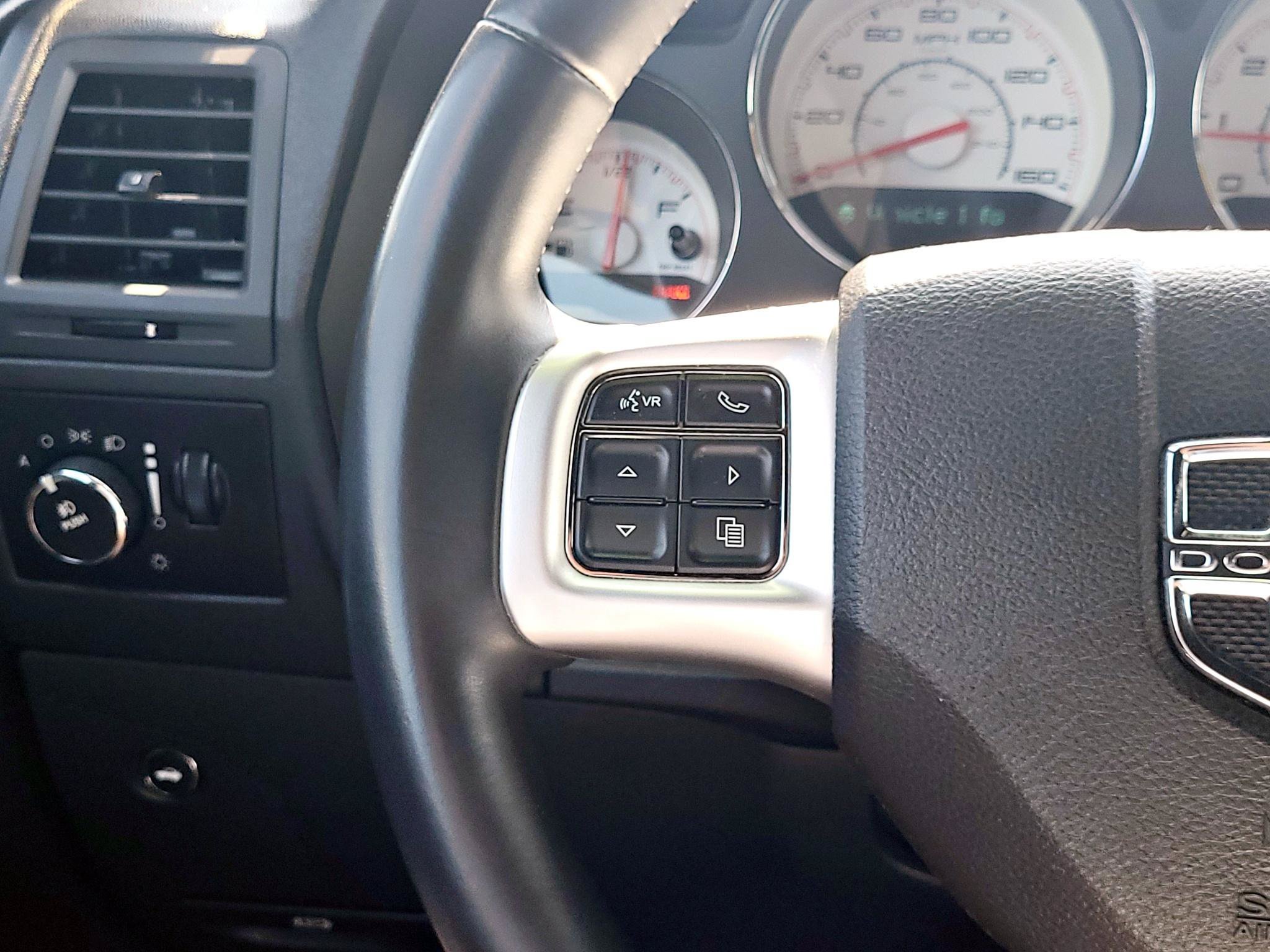 Used 2013 Dodge Challenger R/T RWD image 5