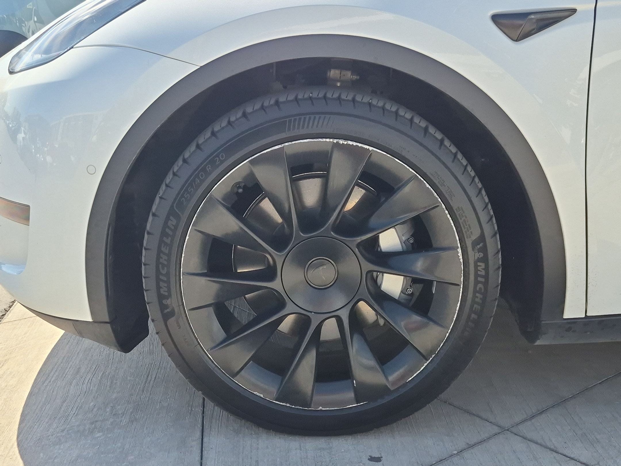 Used 2021 Tesla Model Y Long Range AWD/4WD image 12