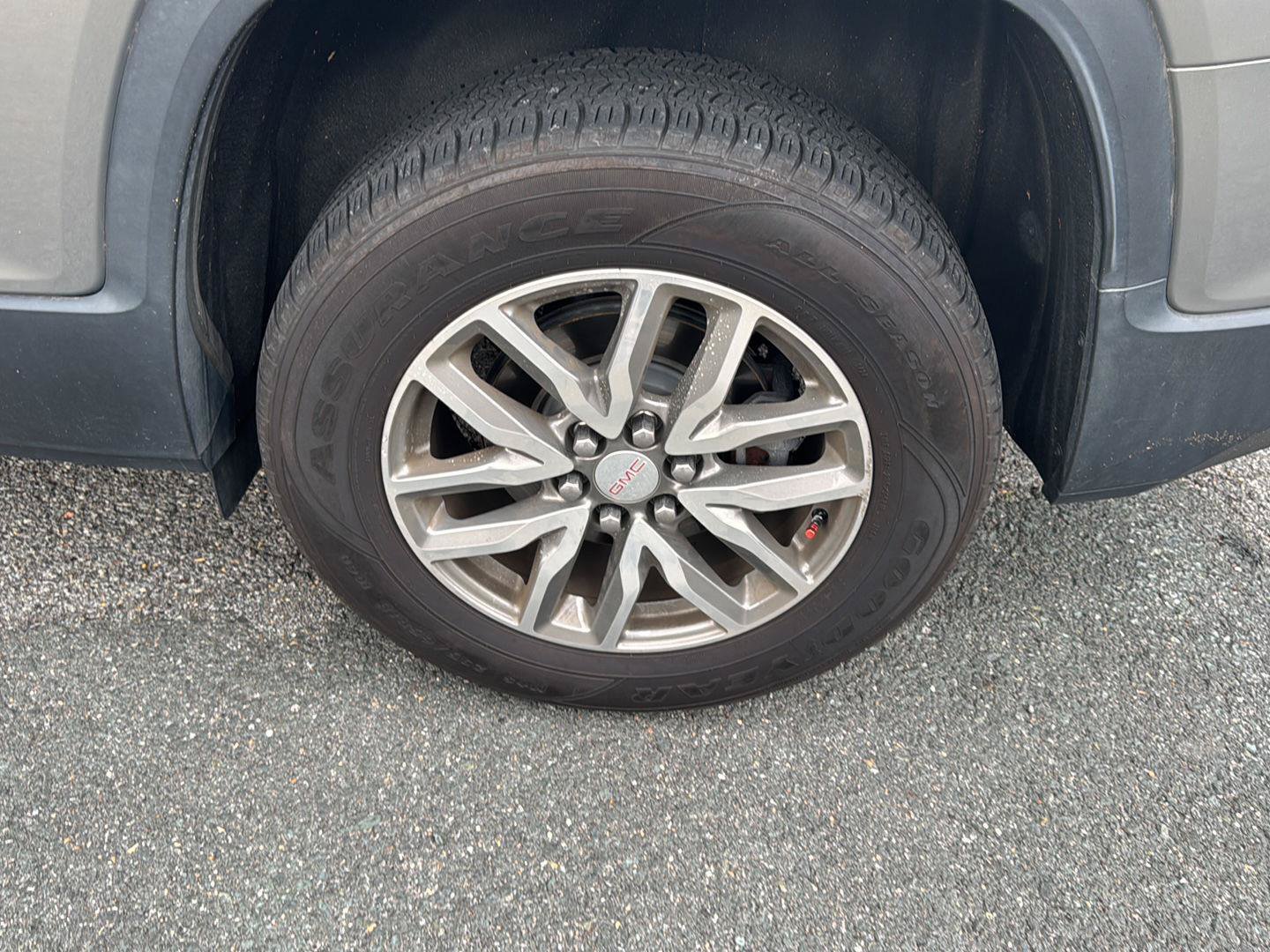 Used 2019 GMC Acadia SLE FWD image 8