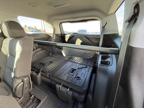 Used 2023 GMC Acadia SLE w/ Driver Convenience Package image 28