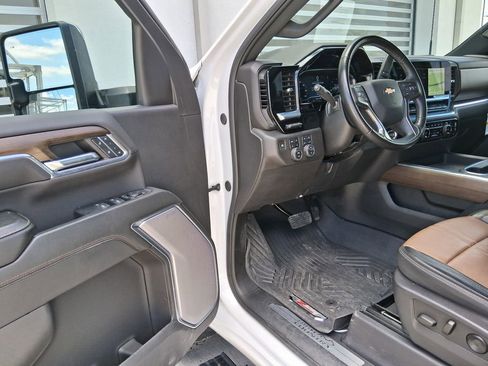 Used 2024 Chevrolet Silverado 2500 High Country w/ Technology Package image 15