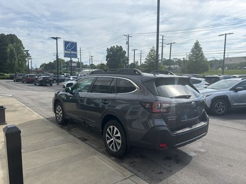 Certified 2025 Subaru Outback Premium AWD/4WD image 5
