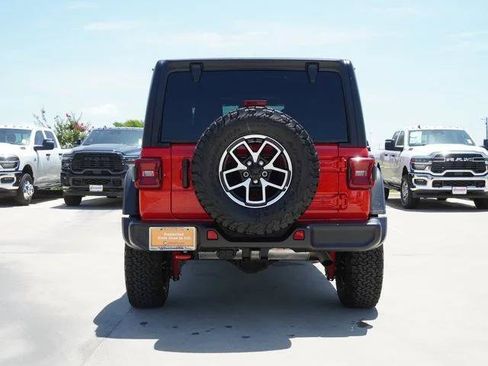 Used 2026 Jeep Wrangler Unlimited Rubicon AWD/4WD image 8
