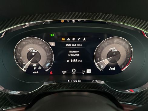 Used 2022 Bentley Bentayga AWD/4WD image 35