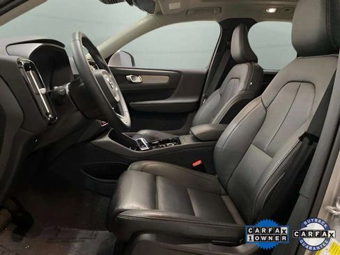 Used 2025 Volvo XC40 B5 Plus image 16