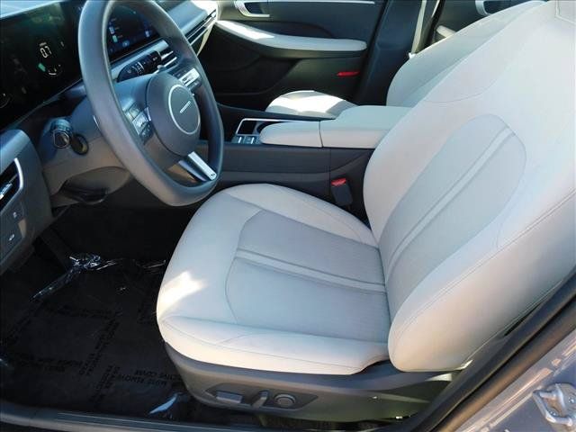 Used 2025 Hyundai Sonata SEL FWD image 22