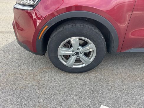 Used 2021 Kia Sorento LX image 7