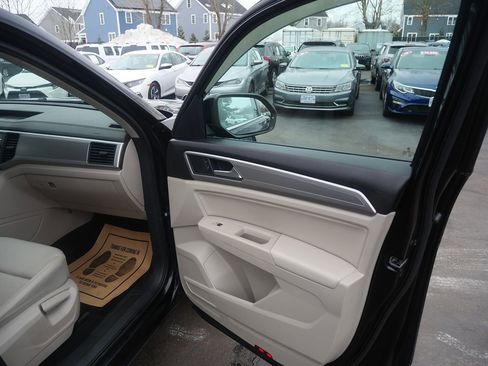 Used 2018 Volkswagen Atlas SE image 20