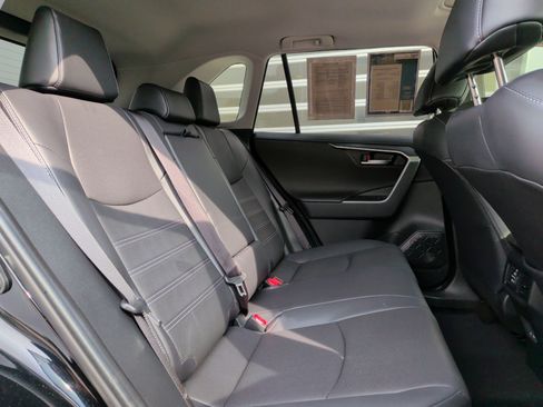 Used 2025 Toyota RAV4 Limited image 32