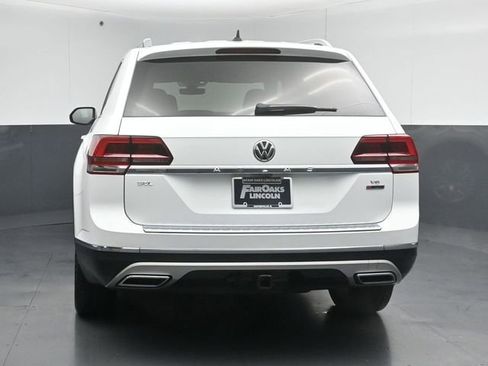 Used 2018 Volkswagen Atlas SEL Premium image 2