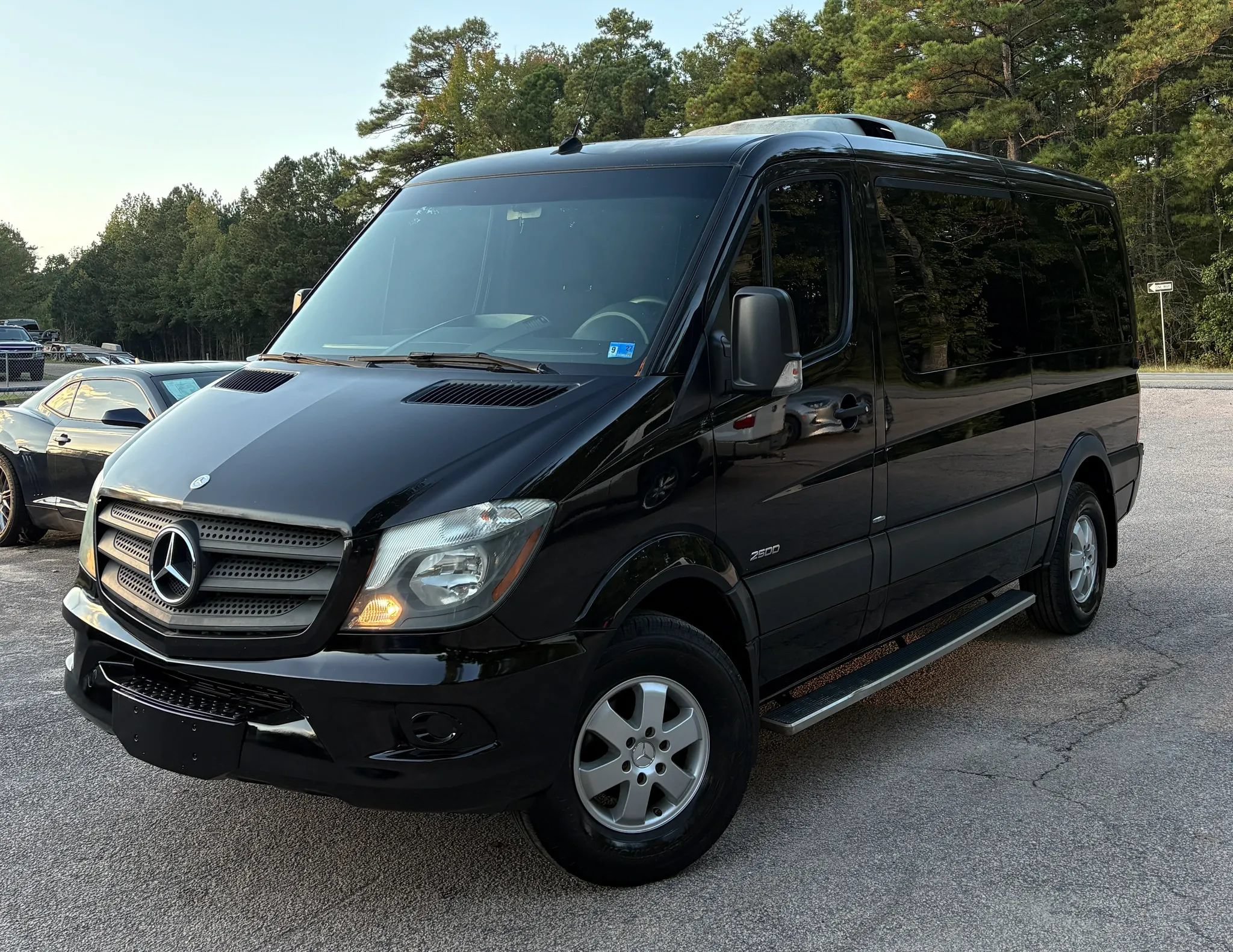 Used 2015 Mercedes-Benz Sprinter 2500 image 2