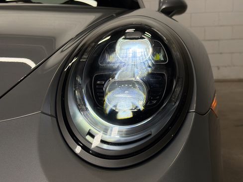 Used 2018 Porsche 911 Turbo S image 10