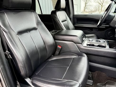 Used 2021 Ford Expedition XLT image 9
