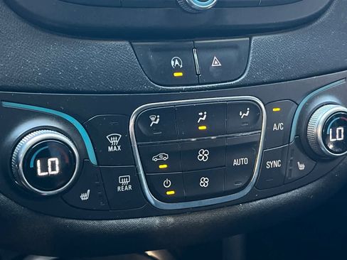 Used 2021 Chevrolet Malibu LT FWD image 21