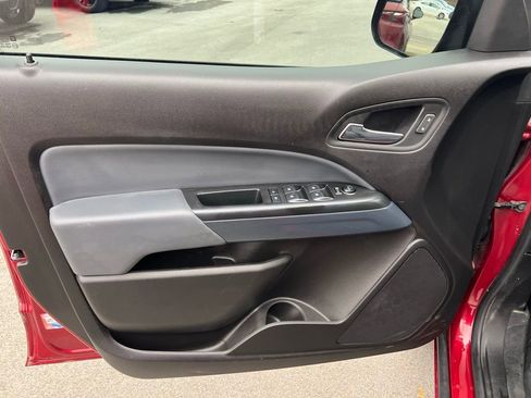 Used 2018 Chevrolet Colorado Z71 image 12