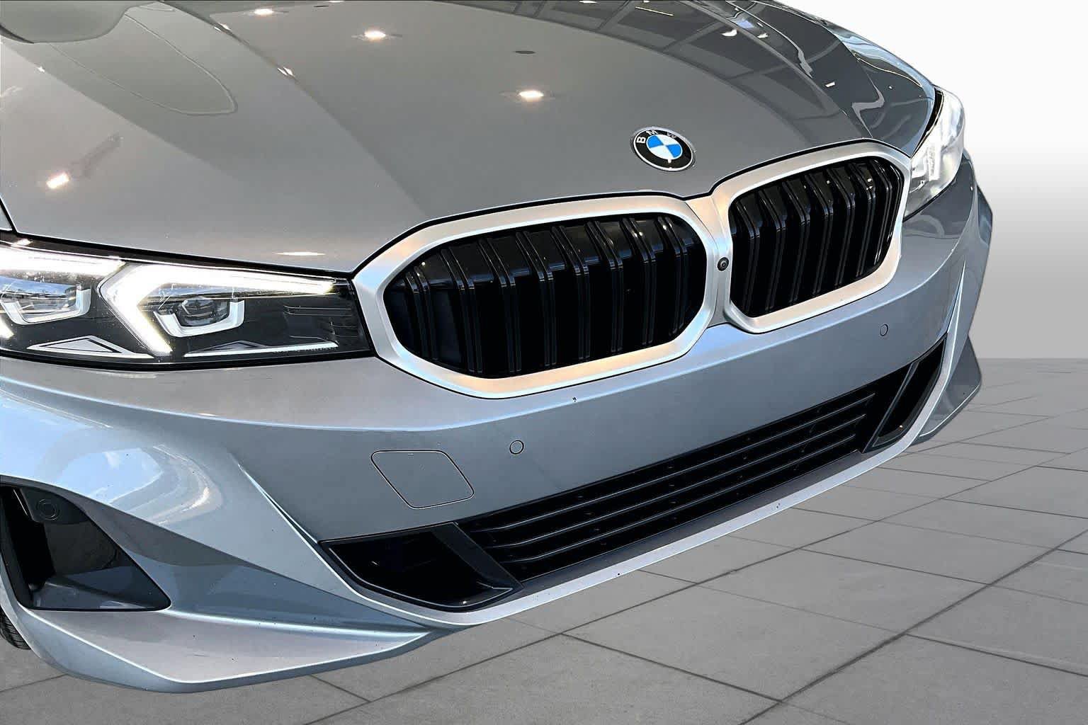 Used 2024 BMW 330i Sedan w/ Premium Package RWD image 29