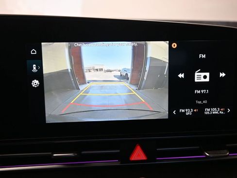 Used 2024 Hyundai Elantra Blue image 30