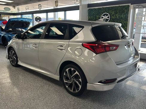 Used 2018 Toyota Corolla iM FWD image 5