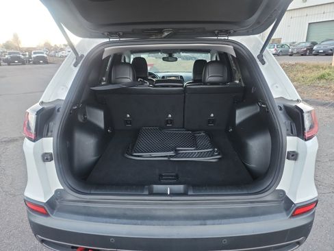 Used 2019 Jeep Cherokee Trailhawk w/ Cold Weather Group image 35