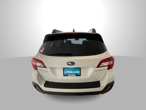 Used 2018 Subaru Outback 2.5i Premium image 7