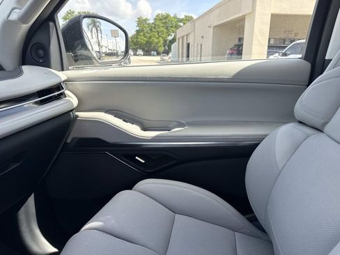 New 2026 Lincoln Navigator Reserve image 24