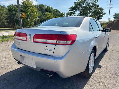 Used 2012 Lincoln MKZ FWD image 3