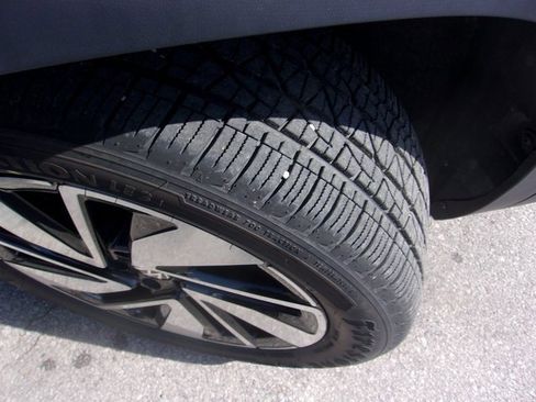 Used 2024 Volkswagen Atlas SE image 7