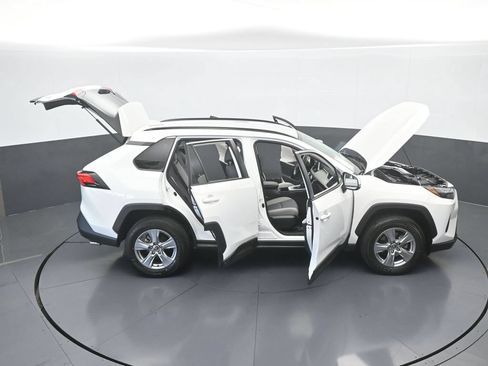 Used 2024 Toyota RAV4 XLE AWD/4WD image 65
