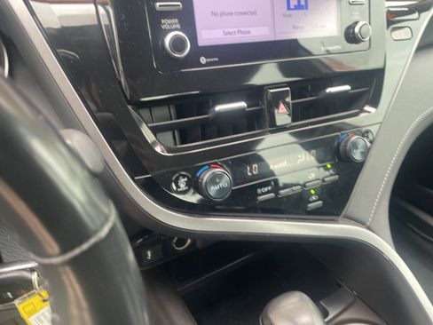 Used 2024 Toyota Camry SE w/ Cold Weather Package AWD/4WD image 18