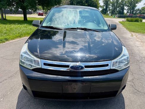 Used 2010 Ford Focus SE FWD image 3