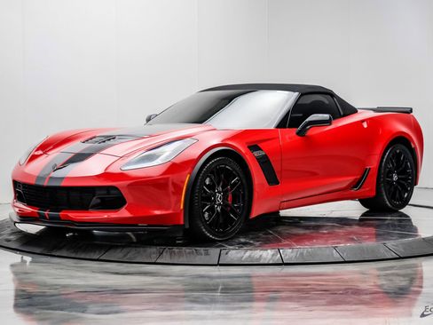 Used 2015 Chevrolet Corvette Z06 w/ 3LZ Preferred Equipment Group image 5