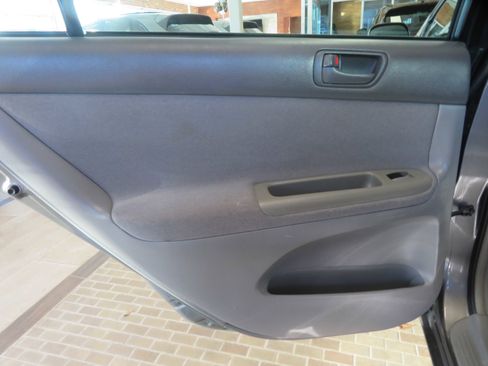 Used 2004 Toyota Camry SE image 17