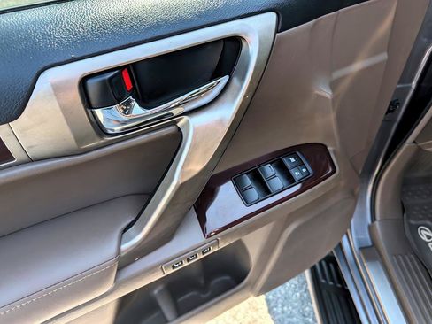 Used 2019 Lexus GX 460 Premium AWD/4WD image 9