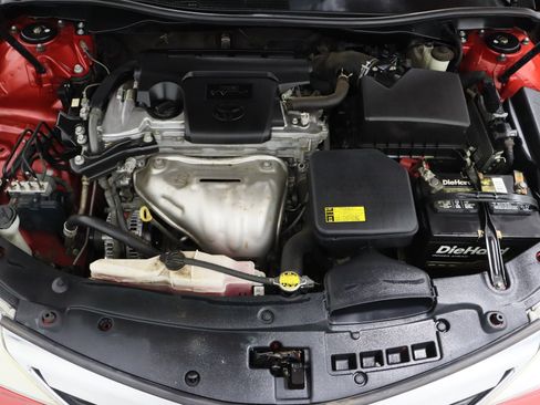 Used 2012 Toyota Camry LE image 35