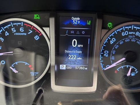 Used 2023 Toyota Tacoma SR5 w/ Technology Package image 28