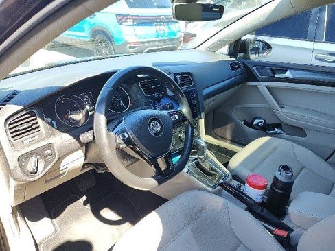 Used 2019 Volkswagen Golf SE w/ Driver Assistance Package image 5