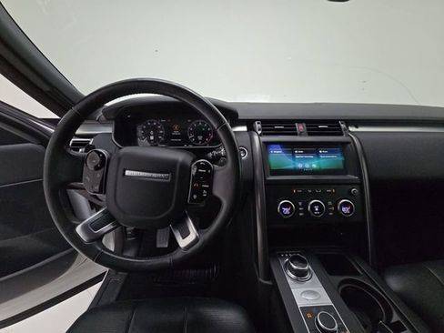 Used 2020 Land Rover Discovery Landmark image 9