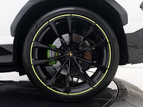 Used 2022 Lamborghini Urus image 27
