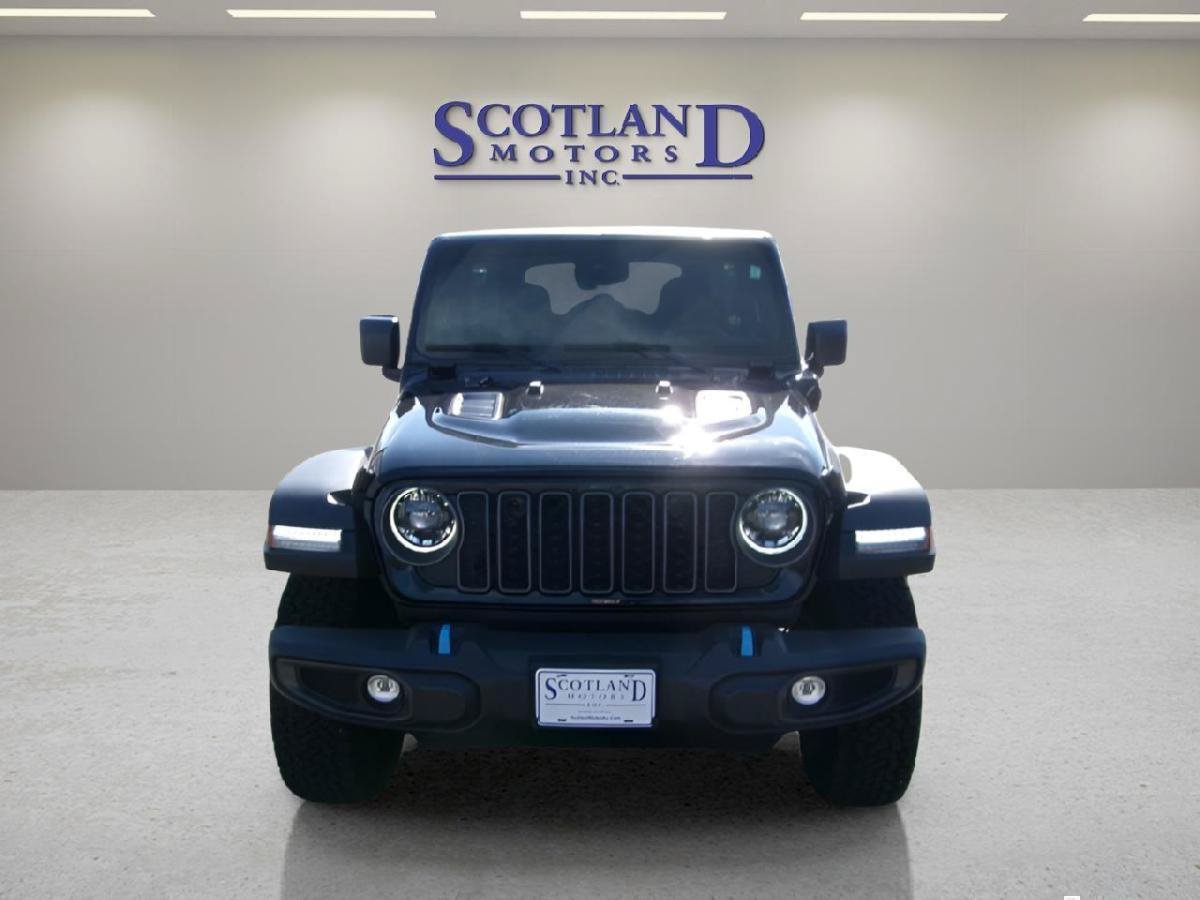 Used 2025 Jeep Wrangler Unlimited Rubicon 4xe w/ Safety Group AWD/4WD image 3